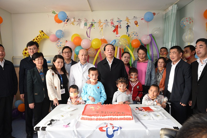 國(guó)家民委副主任趙勇調(diào)研無(wú)錫明慈醫(yī)院紅石榴家園建設(shè)情況